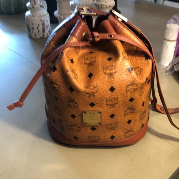 MCM Munich Leather Bag with COA - Picture 1 of 15
